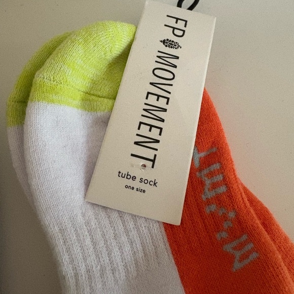 Set of 2 NWT Free People FP Movement Crew Socks - Picture 5 of 16